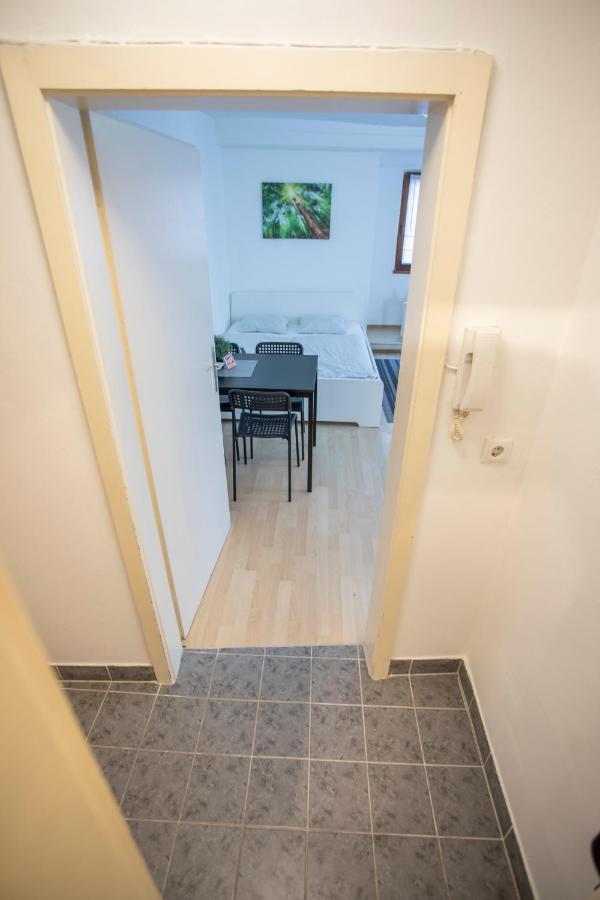 Old Town Studio Daire Hall in Tirol Dış mekan fotoğraf