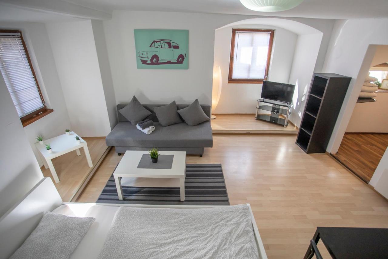 Old Town Studio Daire Hall in Tirol Dış mekan fotoğraf